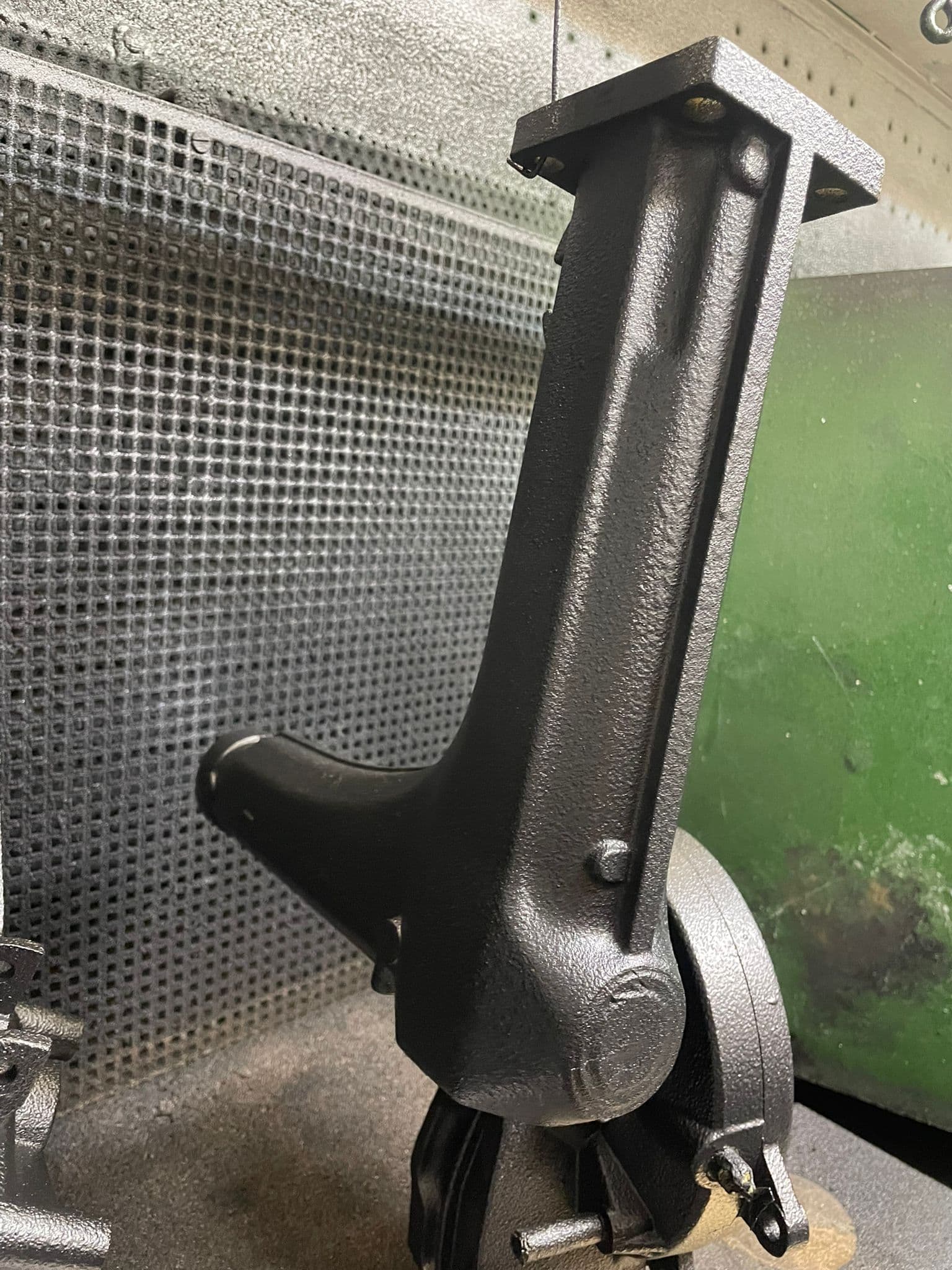 Crisply coated in deep black 2